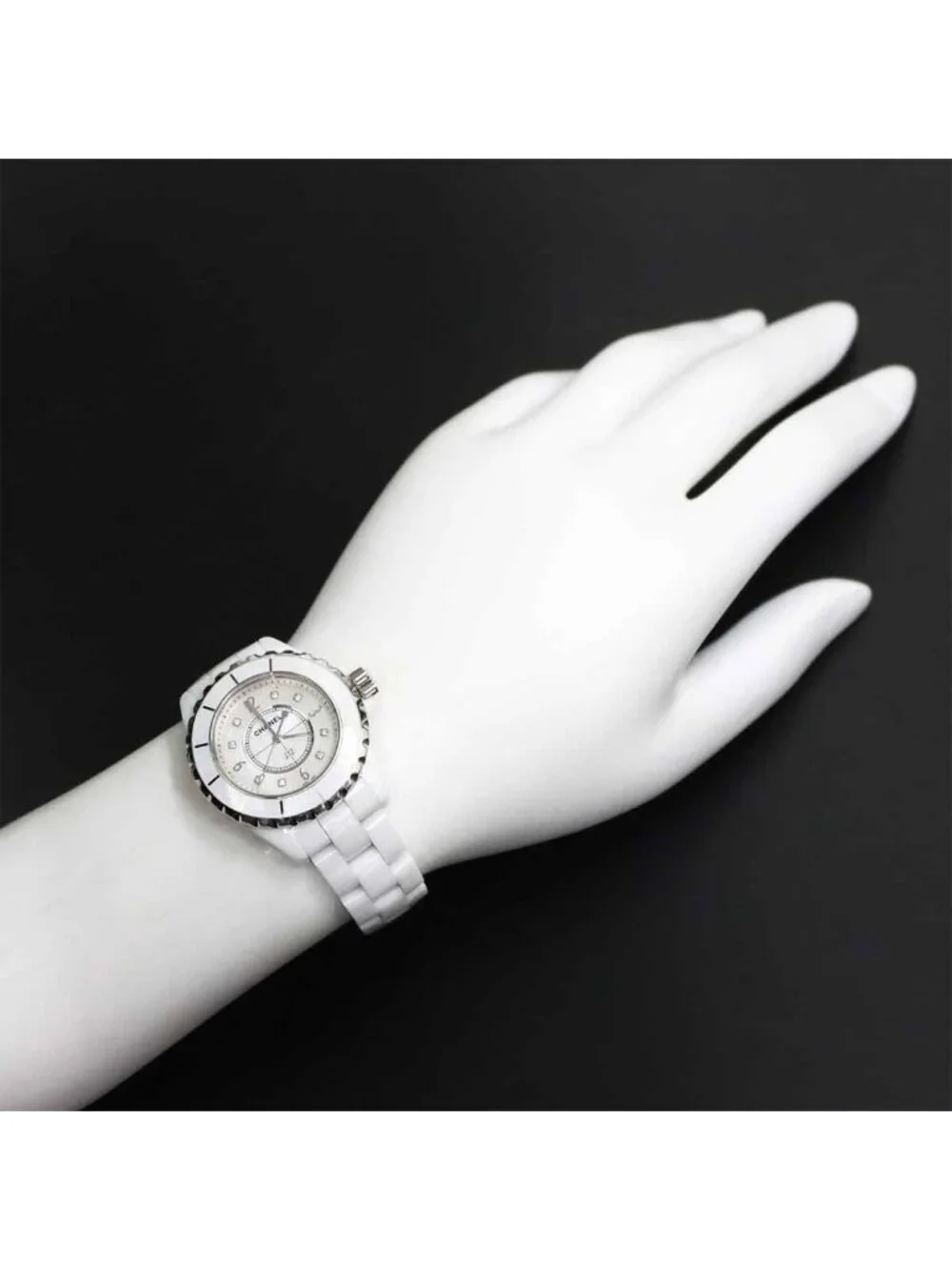 Chanel 33 Watch Diamond White Shell Ceramic Quartz